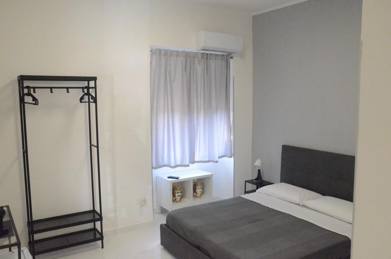 Casa Gale - House In Catania Center Apartment Bagian luar foto