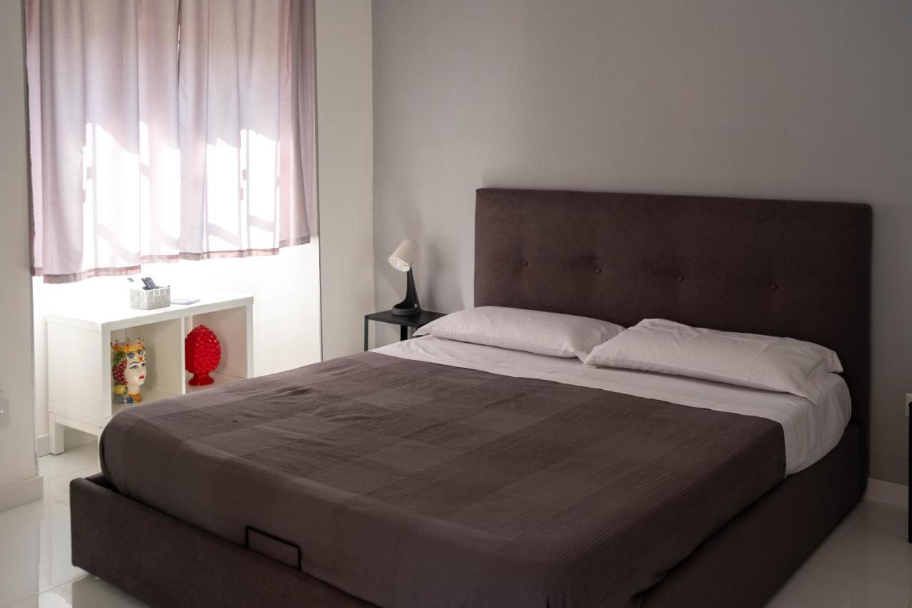 Casa Gale - House In Catania Center Apartment Bagian luar foto