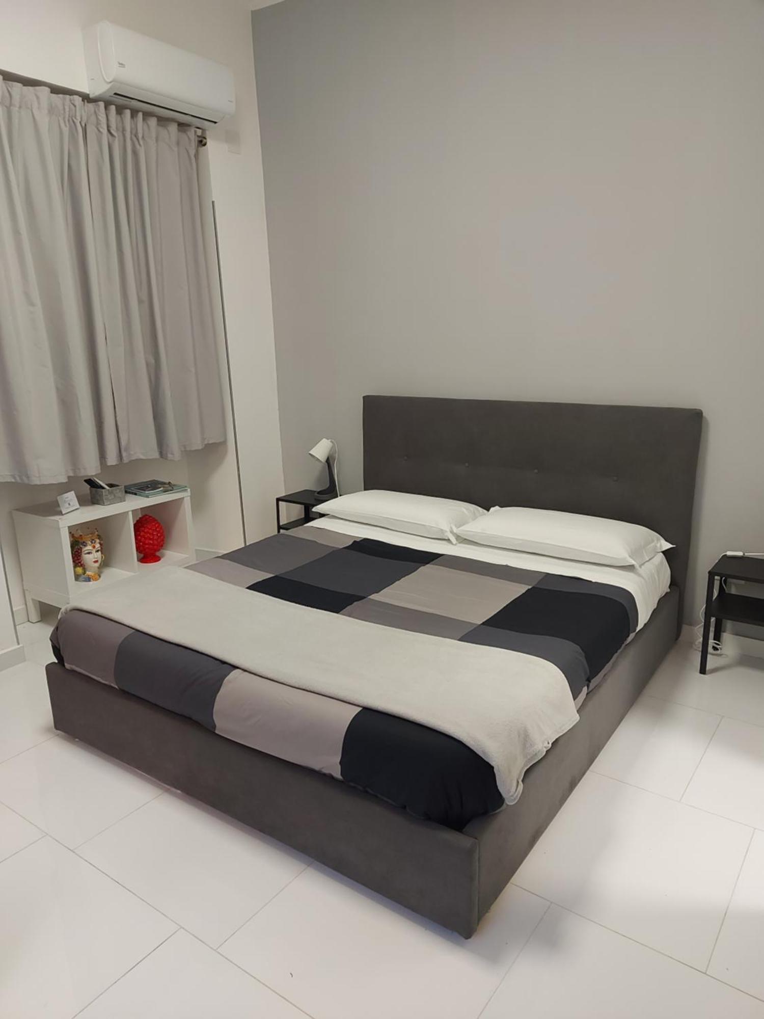 Casa Gale - House In Catania Center Apartment Bagian luar foto